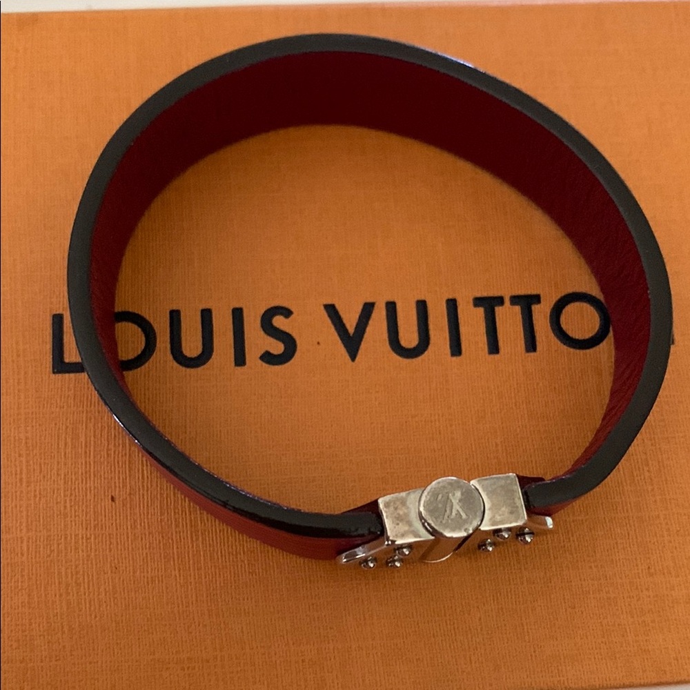Louis Vuitton Pink Belt with Ornate Silver Buckle - Picture 7 of 10